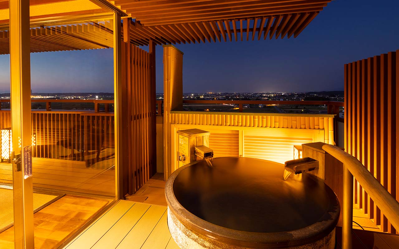 노천 온천탕을 갖춘 스위트 객실